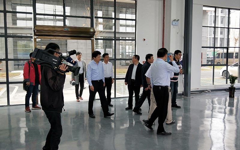 省領導蒞臨佛光照明湖南生產基地實地考察